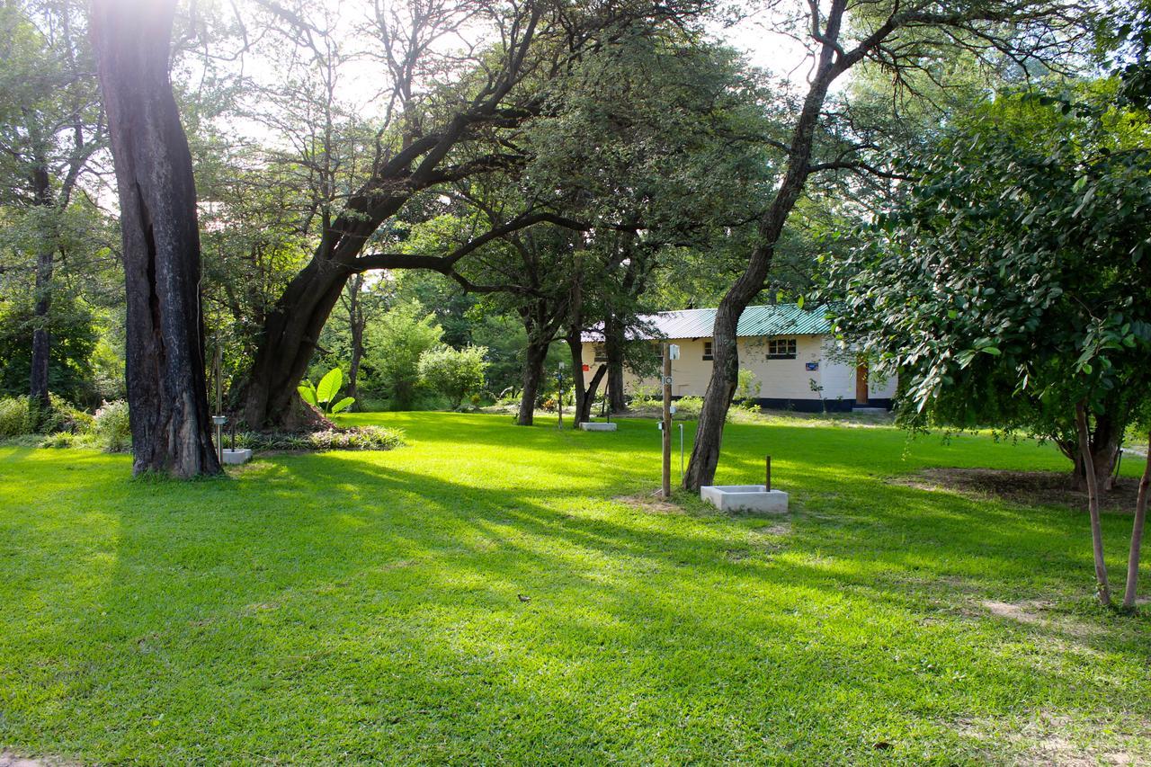 Caprivi Mutoya Lodge And Campsite Katima Mulilo Eksteriør billede
